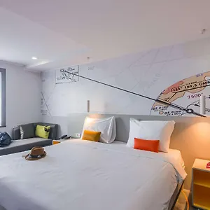 Ibis Styles Bucharest Airport فندق