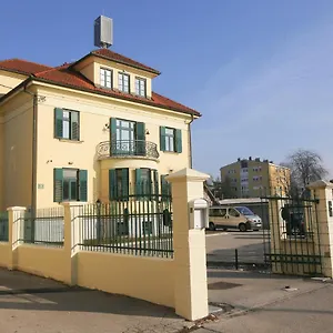hotel-vila-katrca.hotels-in-ljubljana.com/